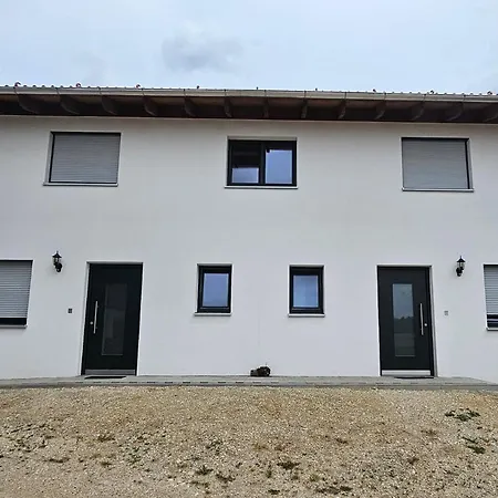 Moderne Auf Rups Hof Apartmán *
